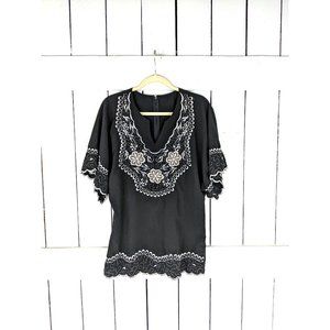 Black white floral embroidered bell sleeve pullover caftan blouse